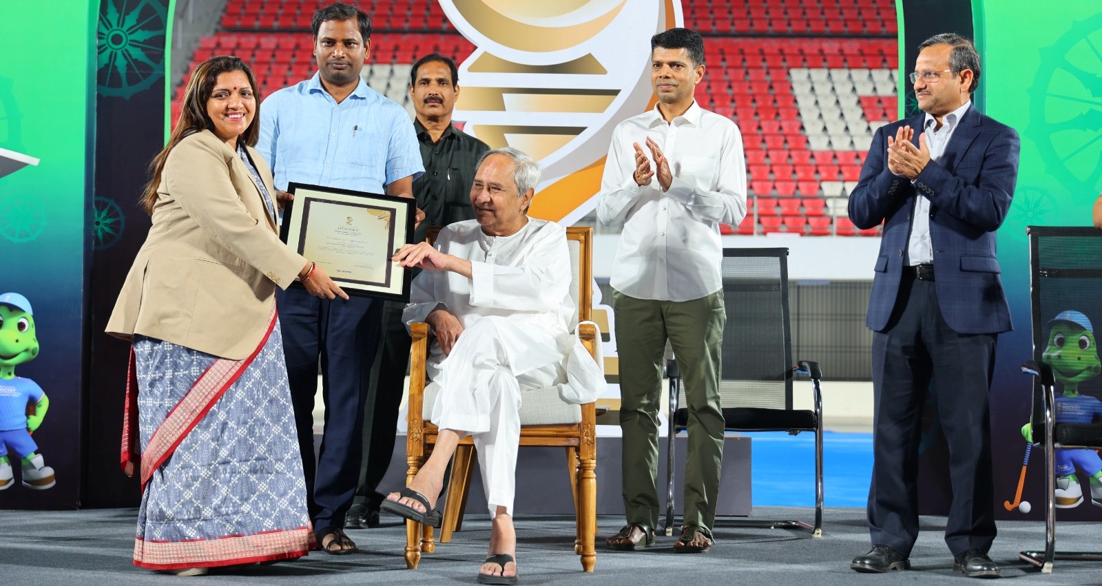 Prize Received by CEO Maam